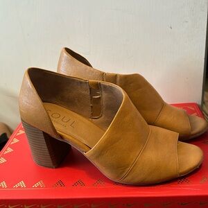 Gently used open toed bootie style Soul by naturalizer shoes.